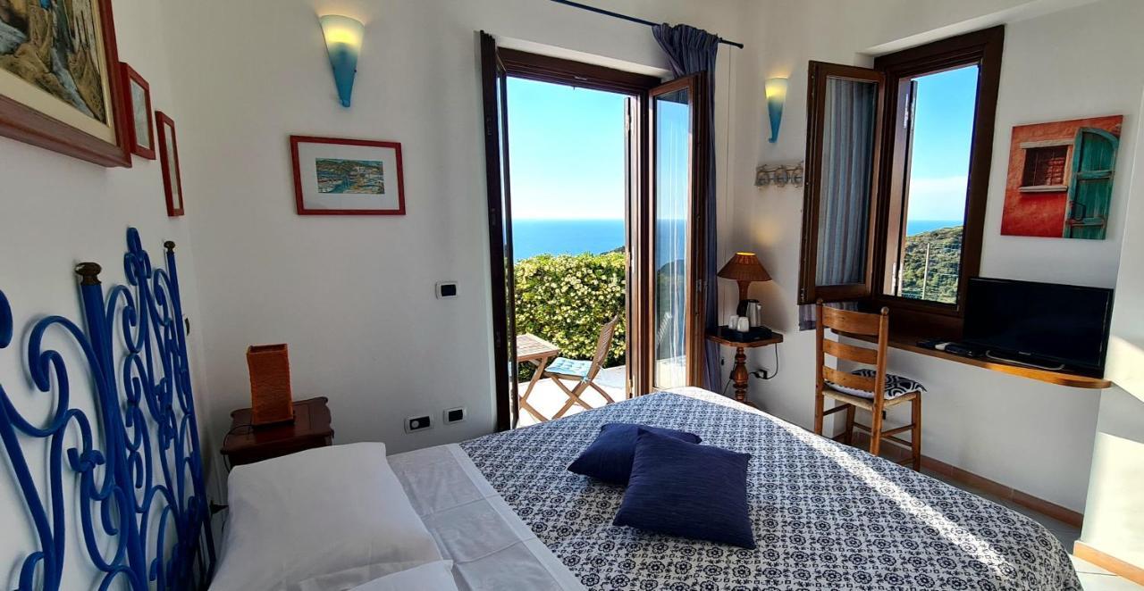 Guest House Villa Il Gabbiano Понца Екстериор снимка
