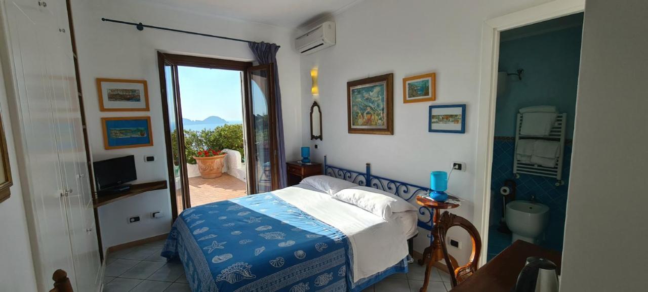 Guest House Villa Il Gabbiano Понца Екстериор снимка