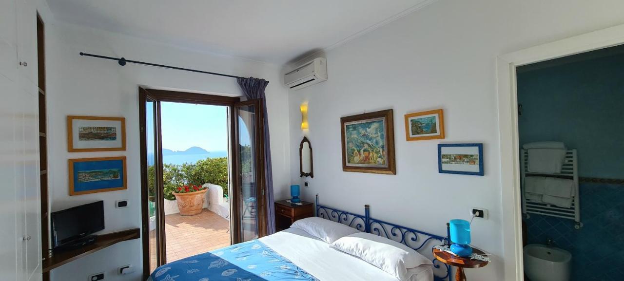 Guest House Villa Il Gabbiano Понца Екстериор снимка