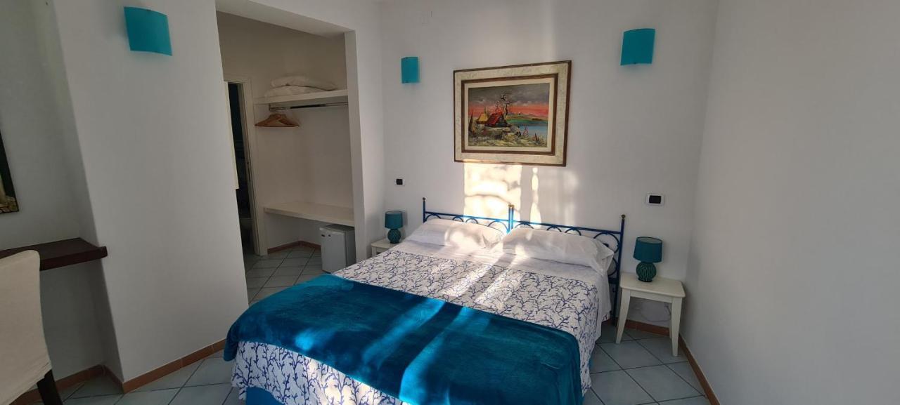 Guest House Villa Il Gabbiano Понца Екстериор снимка