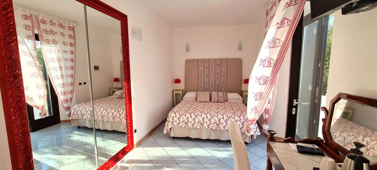 Guest House Villa Il Gabbiano Понца Екстериор снимка