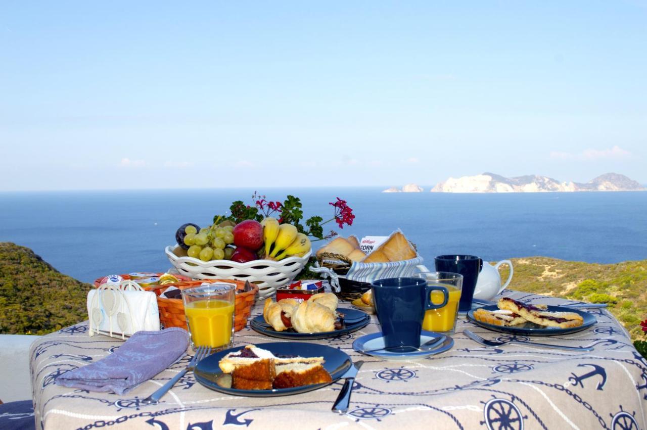 Guest House Villa Il Gabbiano Понца Екстериор снимка