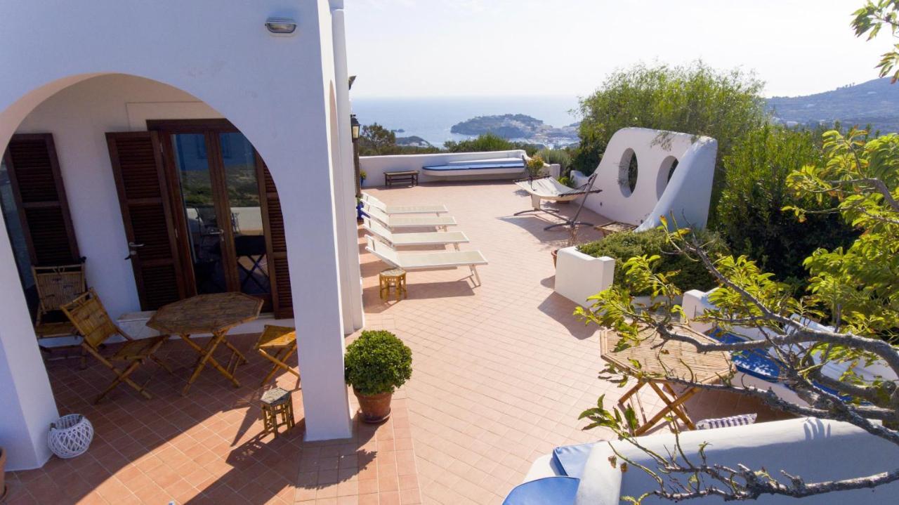 Guest House Villa Il Gabbiano Понца Екстериор снимка
