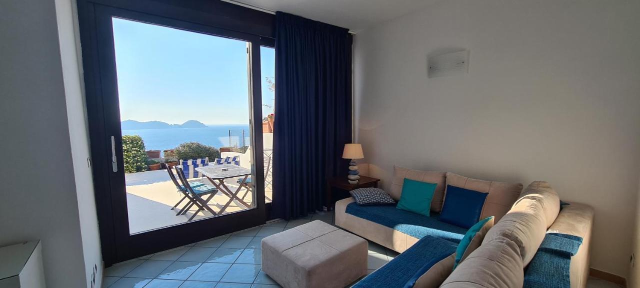 Guest House Villa Il Gabbiano Понца Екстериор снимка