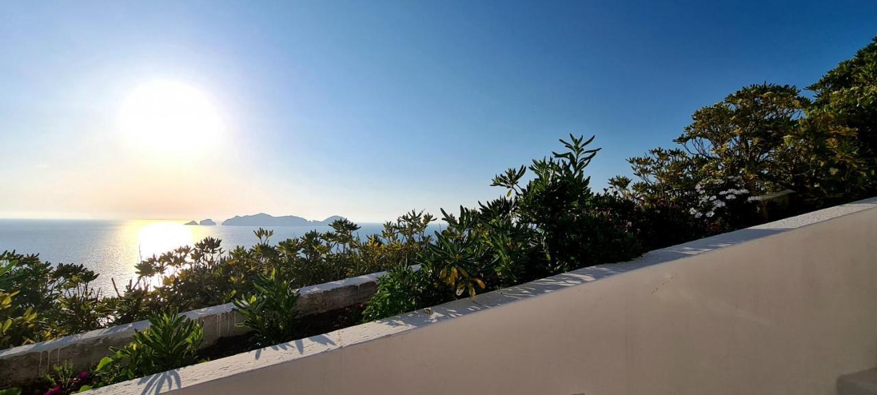 Guest House Villa Il Gabbiano Понца Екстериор снимка