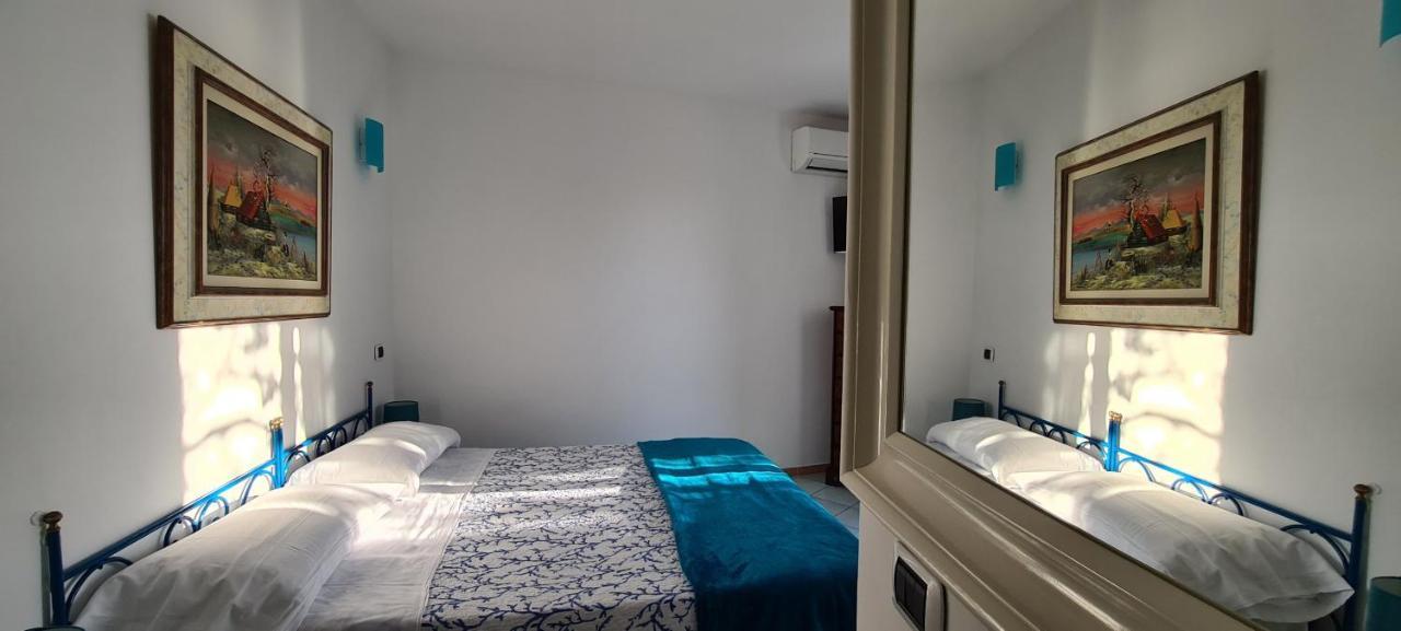 Guest House Villa Il Gabbiano Понца Екстериор снимка