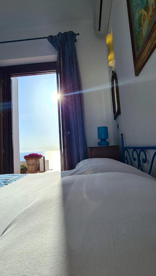 Guest House Villa Il Gabbiano Понца Екстериор снимка