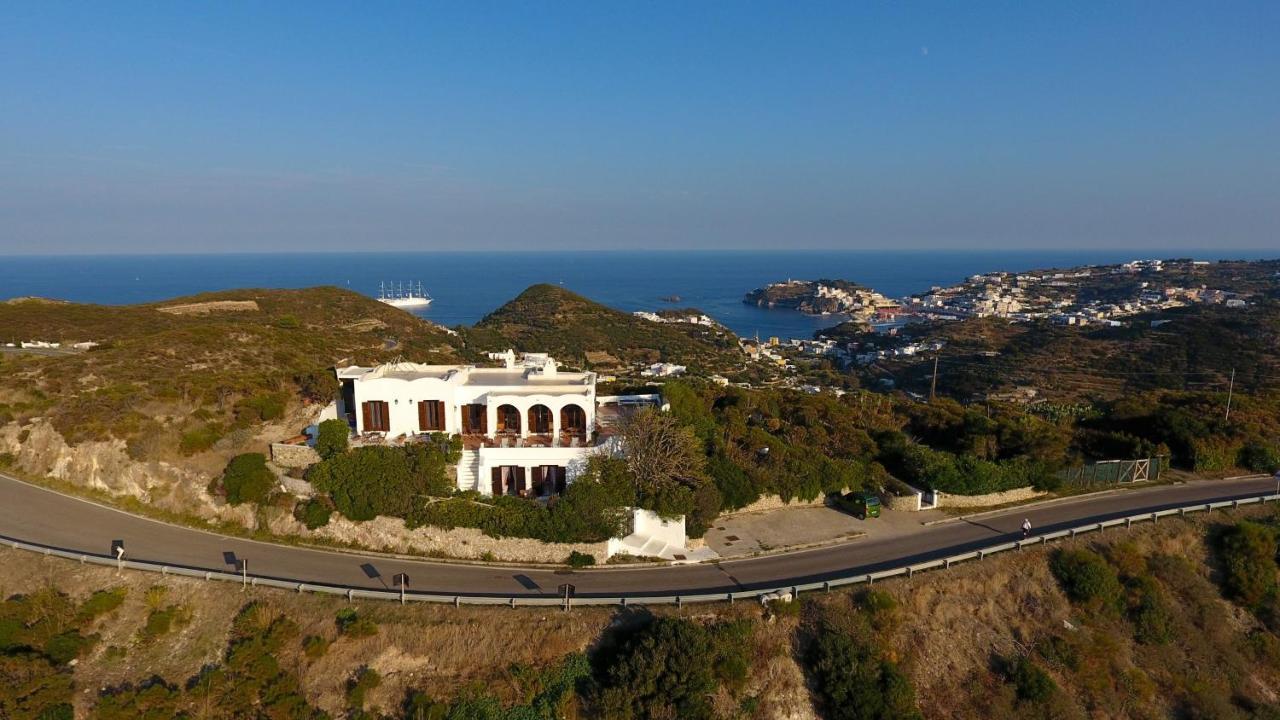 Guest House Villa Il Gabbiano Понца Екстериор снимка