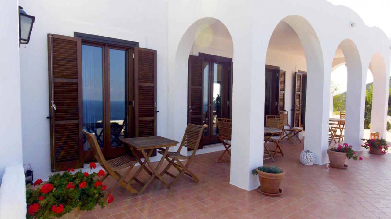 Guest House Villa Il Gabbiano Понца Екстериор снимка