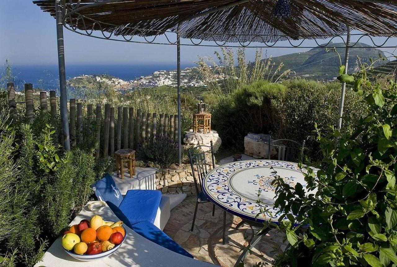 Guest House Villa Il Gabbiano Понца Екстериор снимка