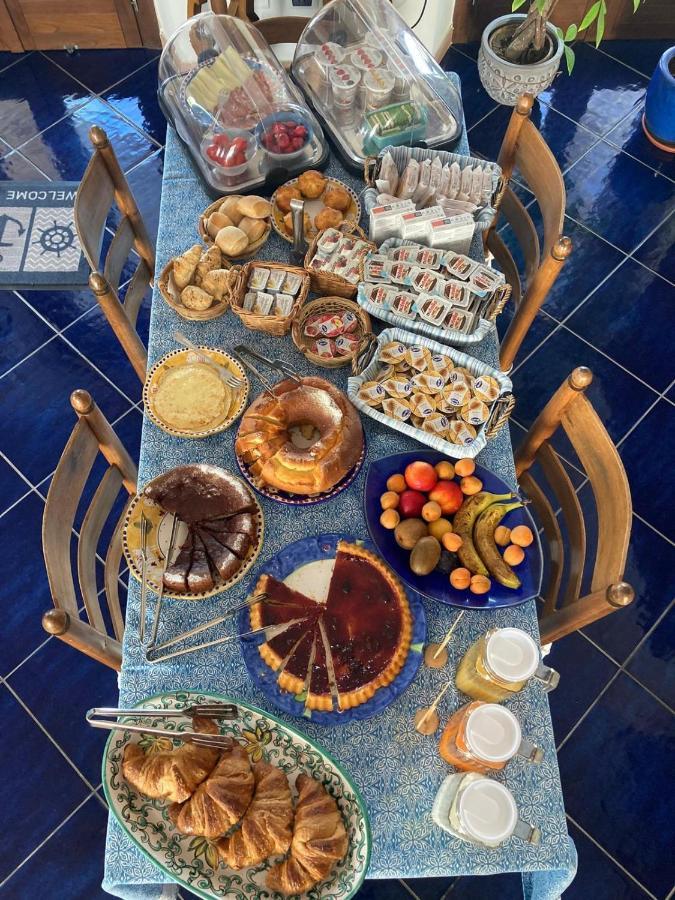 Guest House Villa Il Gabbiano Понца Екстериор снимка