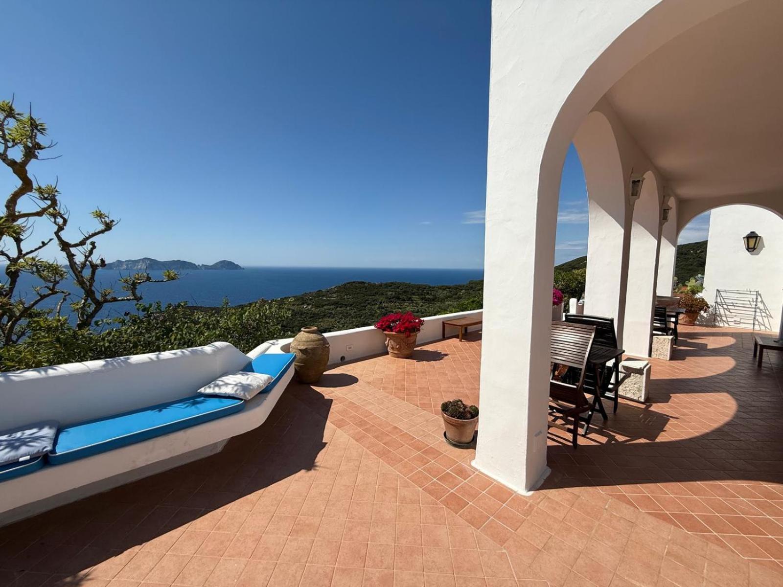 Guest House Villa Il Gabbiano Понца Екстериор снимка