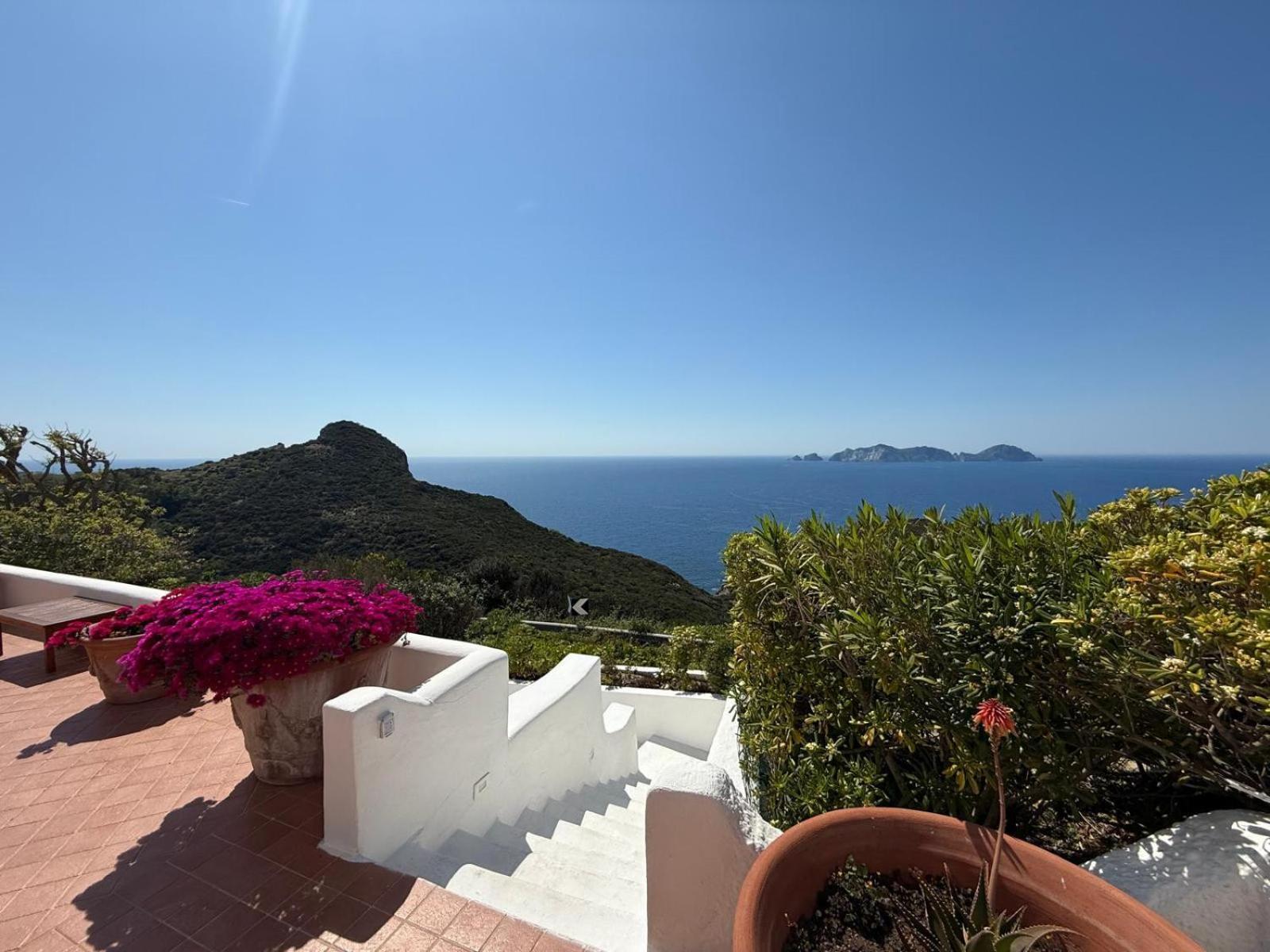 Guest House Villa Il Gabbiano Понца Екстериор снимка