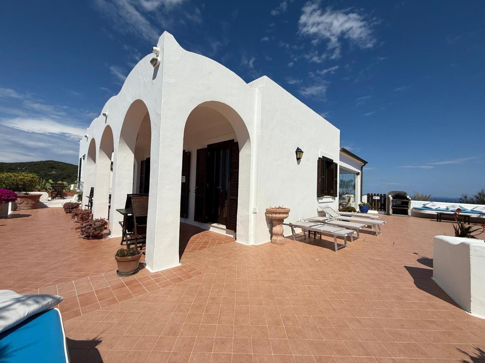 Guest House Villa Il Gabbiano Понца Екстериор снимка